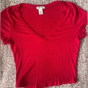 Cropped red T shirt
